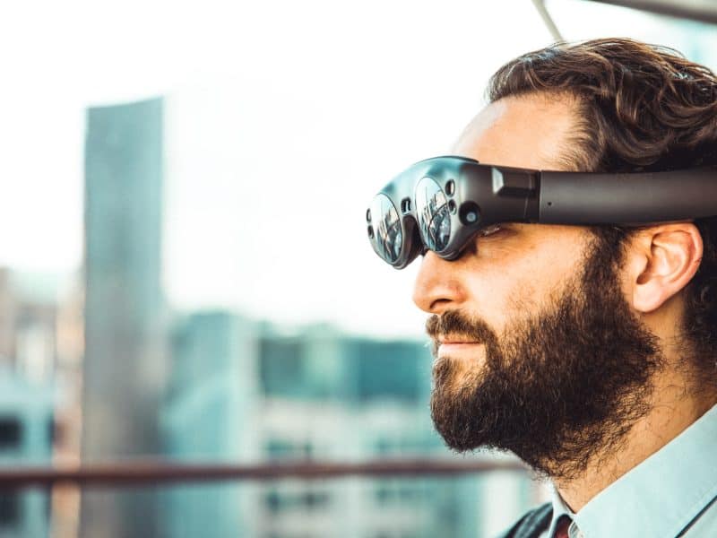 Top 5 Metaverse Applications to Consider in 2023