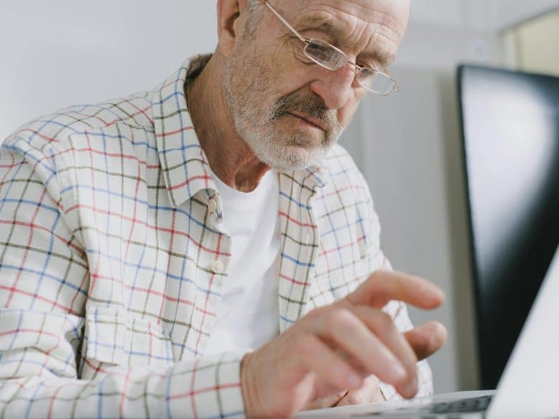 5 Tips to Make Your Website Accessible for Older Adults with Poor Vision